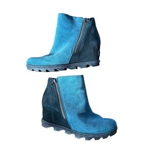 EUC Sorel Marina Blue and Black Wedge Zipper Bootie Size 10